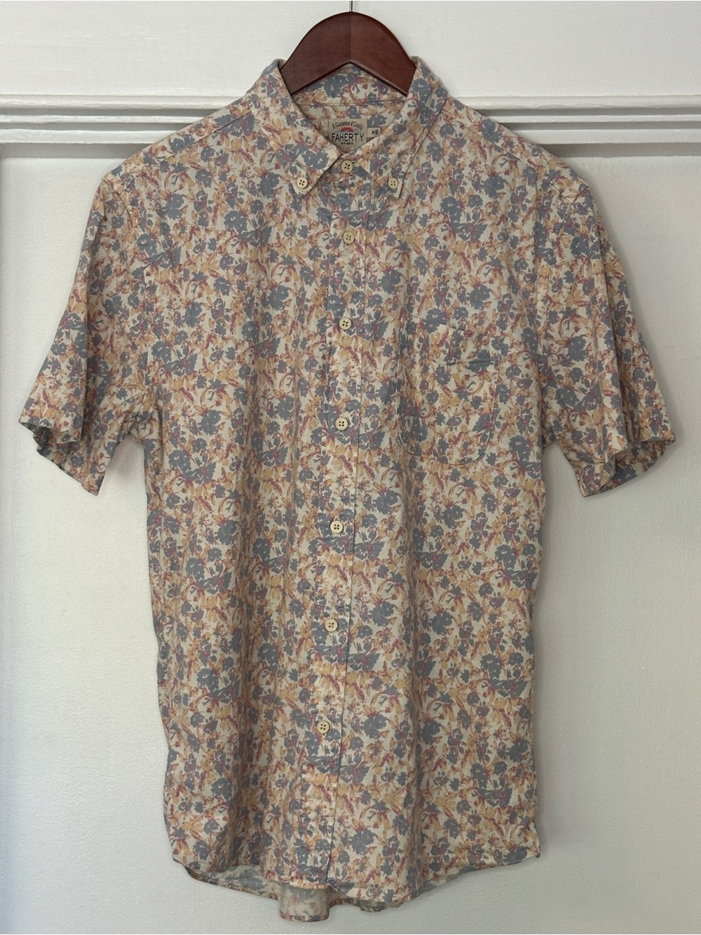 Faherty Men’s SS Breeze Shirt Tropical Shores Floral - Picture 2 of 6
